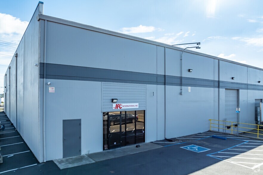More Photos Of 8470 Belvedere Ave, Sacramento Warehouse For Lease