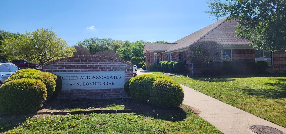 More Photos Of 1156 N Bonnie Brae St, Denton Medical For Sale
