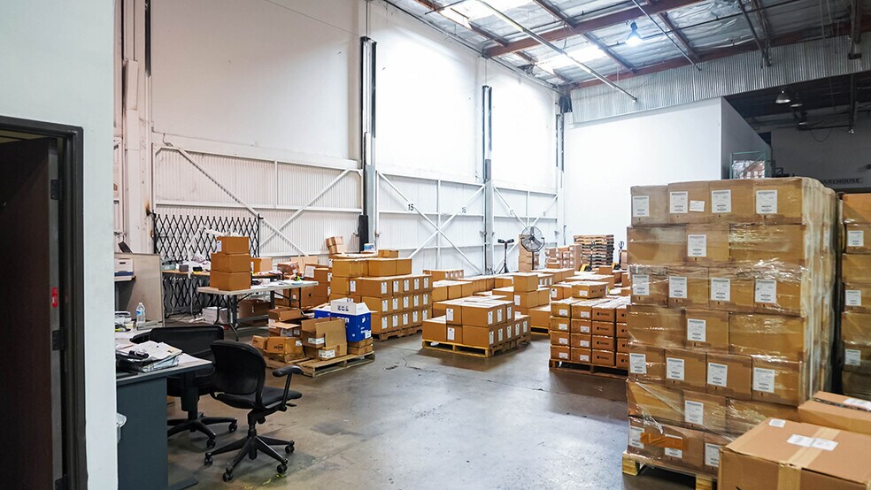 More Photos Of 6120-6140 Peachtree St, Commerce Distribution For Lease