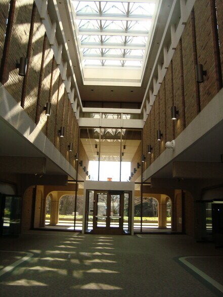 More Photos Of 1900 E Lake Ave, Glenview Office For Sale