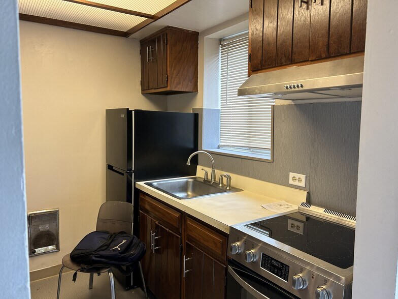 More Photos Of 1766 W Granville Ave, Chicago Apartments For Sale