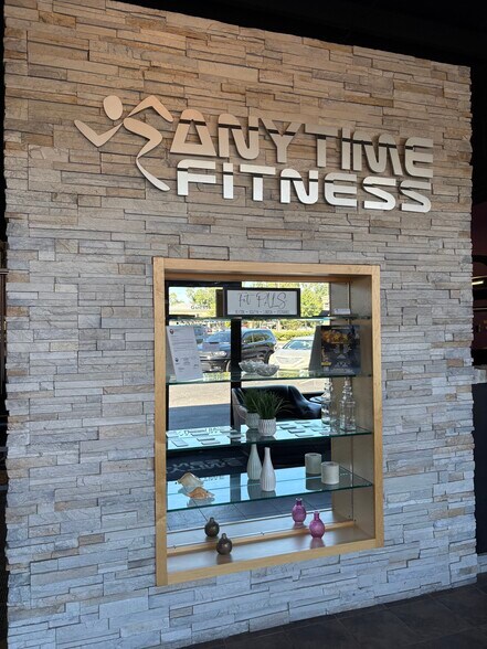 More Photos Of 3219 Apalachee Pky, Tallahassee General Retail For Lease