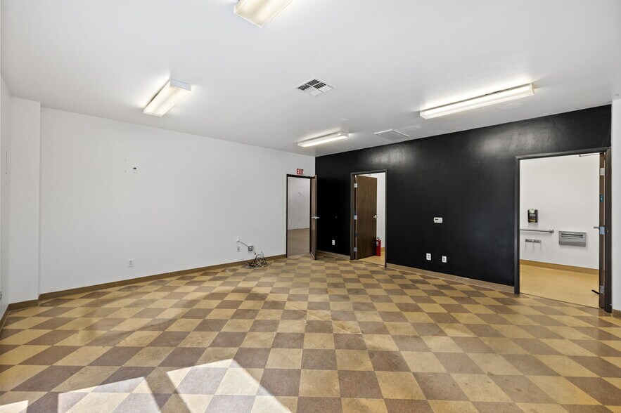More Photos Of 2550 E Belle Ter, Bakersfield Manufacturing For Lease