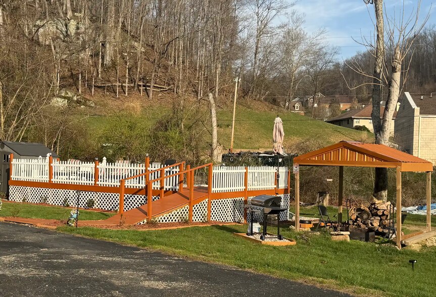 More Photos Of 2507 5th Street Rd, Huntington Specialty For Sale
