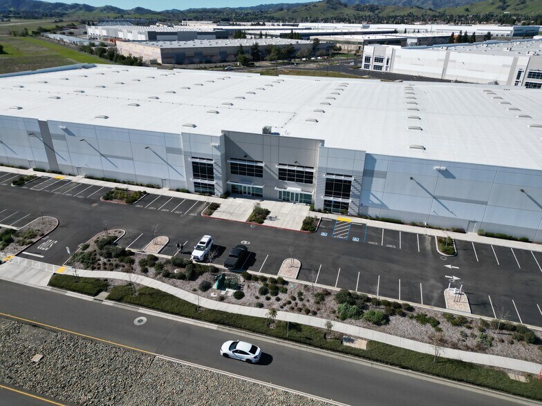 More Photos Of 2401 E Monte Vista Ave, Vacaville Warehouse For Lease