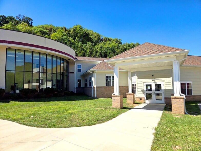 More Photos Of 203 Interstate Dr, Covington Healthcare For Sale