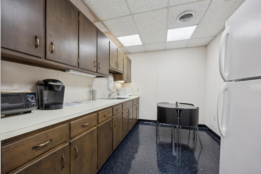 More Photos Of 1569 Medical Dr, Pottstown Office For Sale