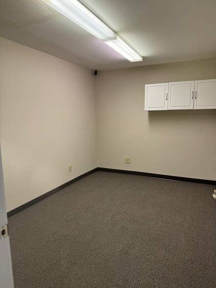 More Photos Of 951 Carl Vinson Pky, Centerville Office For Lease