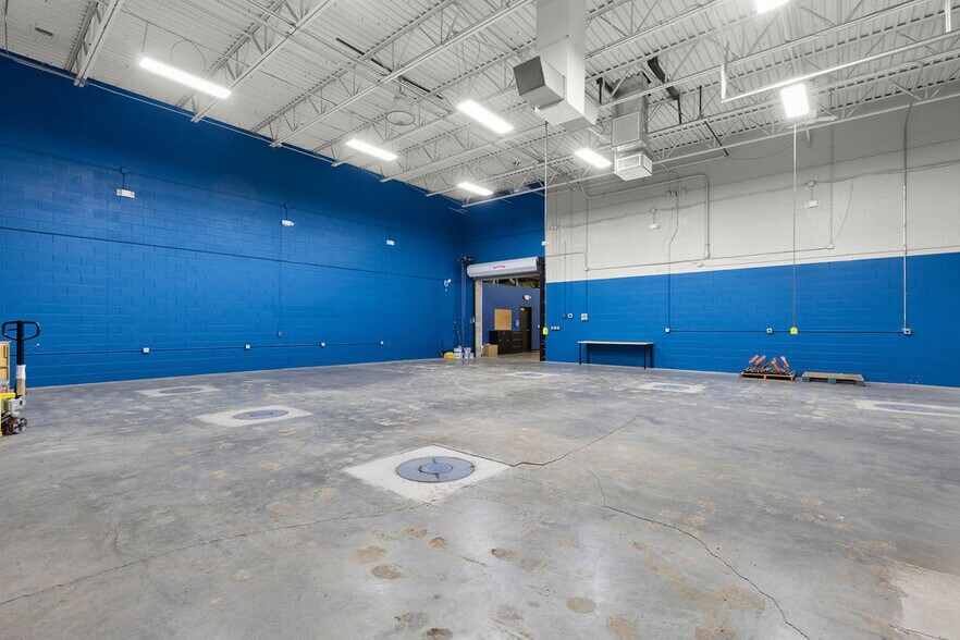 More Photos Of 3051 Delta Marine Dr, Reynoldsburg Light Manufacturing For Sale