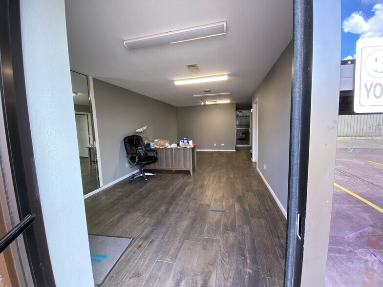 More Photos Of 6030-6040 Brittmoore Rd, Houston Warehouse For Lease