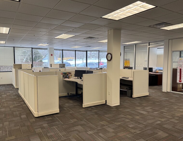 More Photos Of 1699 King St, Enfield Office For Lease