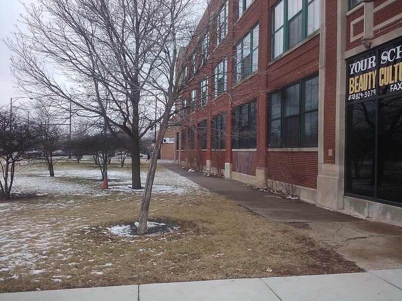 More Photos Of 2950 W Chicago Ave, Chicago Loft Creative Space For Lease