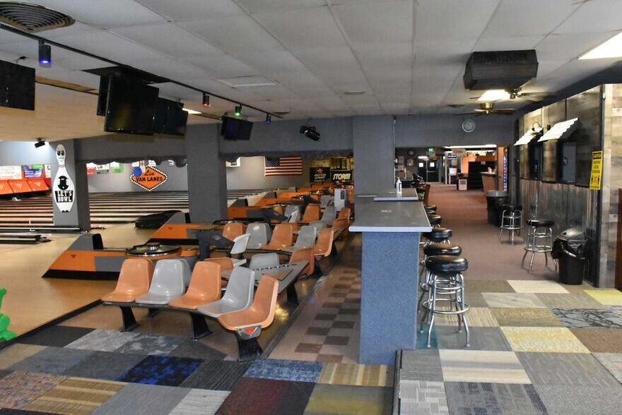 More Photos Of 11712 Hydetown Rd, Titusville Bowling Alley For Sale