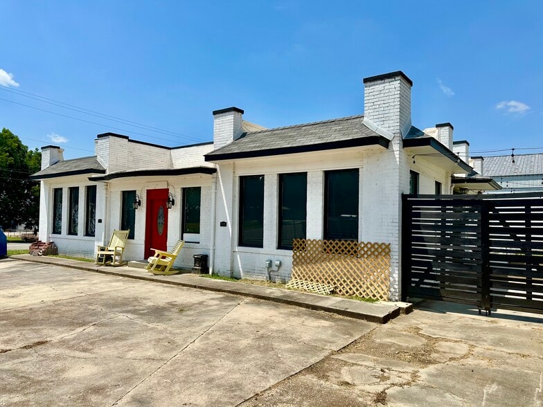 More Photos Of 1424 E Main St, Humboldt Hospitality For Sale