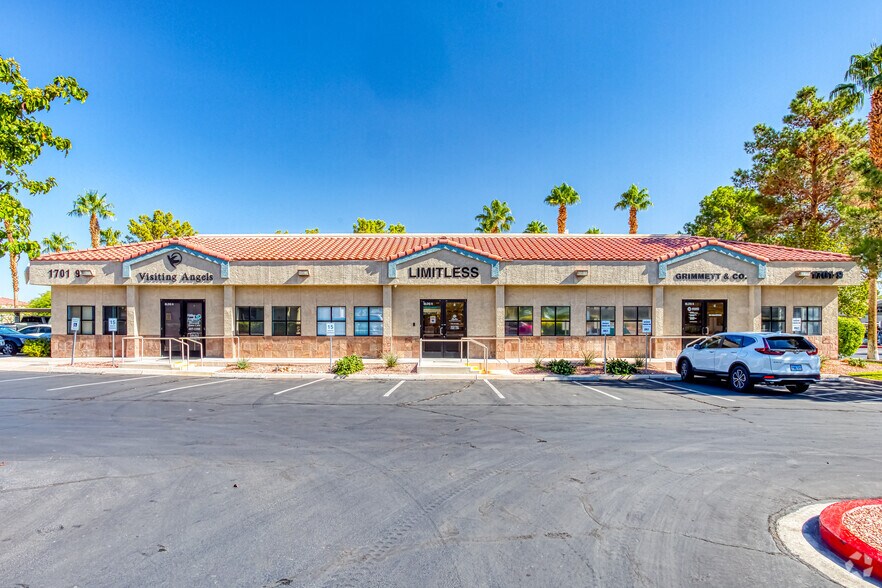 More Photos Of 1701 N Green Valley Pky, Henderson Unknown For Lease