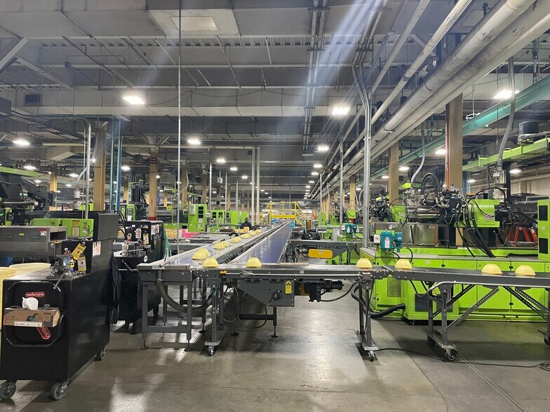 More Photos Of 248 Tupperware Rd, Hemingway Manufacturing For Sale