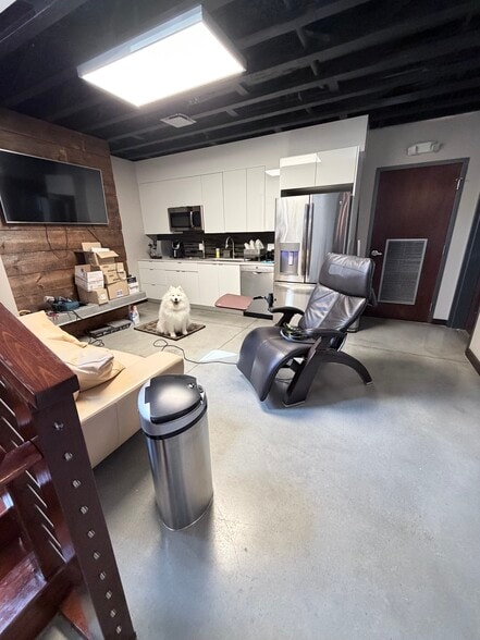 More Photos Of 70 Charlotte St, Asheville Freestanding For Lease