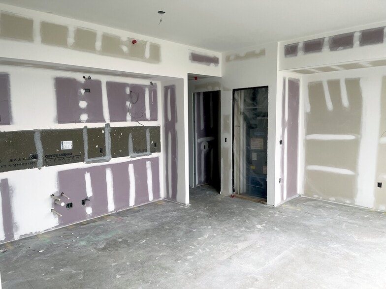 More Photos Of 4620 Wisconsin Ave NW, Washington Apartments For Sale