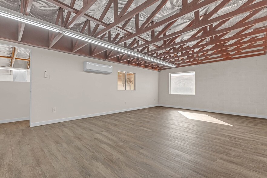 More Photos Of 2956 N Marco St, Las Vegas Manufacturing For Sale