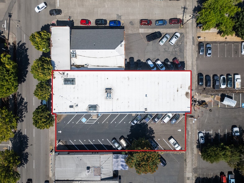 More Photos Of 920 Commercial St SE, Salem Restaurant For Sale