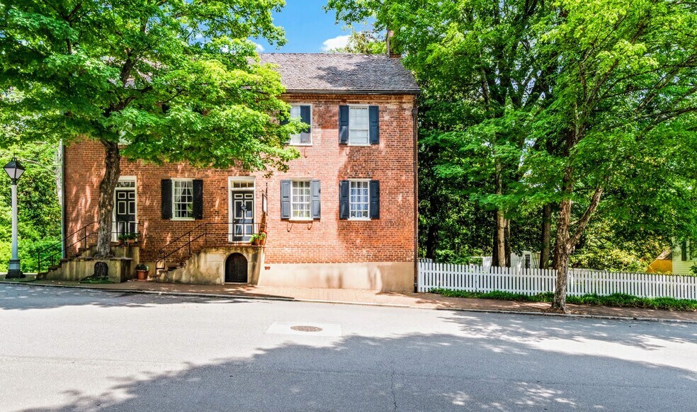 More Photos Of 803 S Main St, Winston-Salem Hospitality For Sale