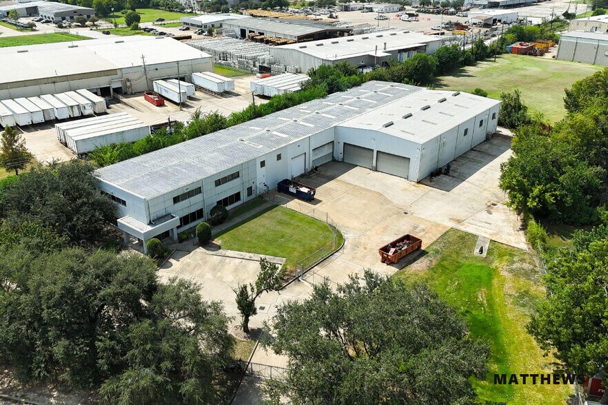 Primary Photo Of 5600 Berry Brook Dr, Houston Manufacturing For Sale