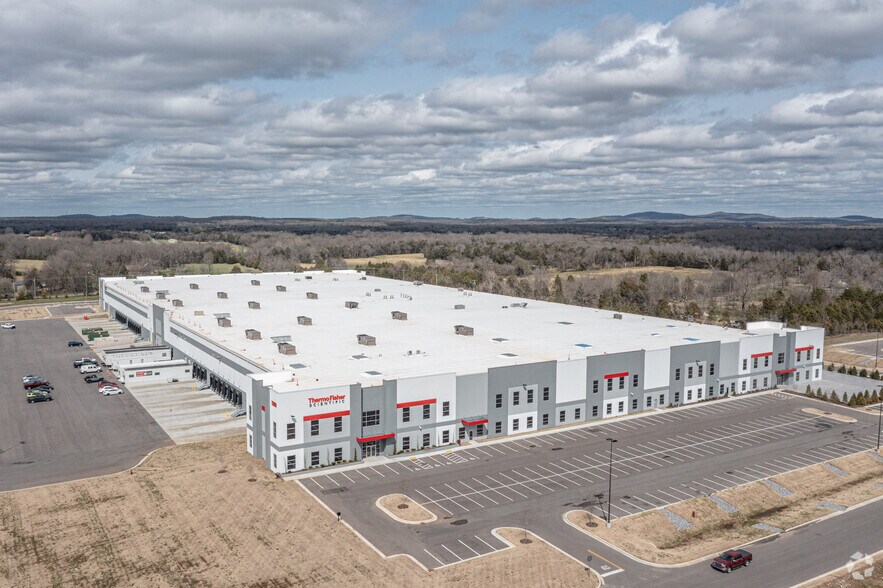 More Photos Of 2500 Marty Robbins Dr, Lebanon Unknown For Lease