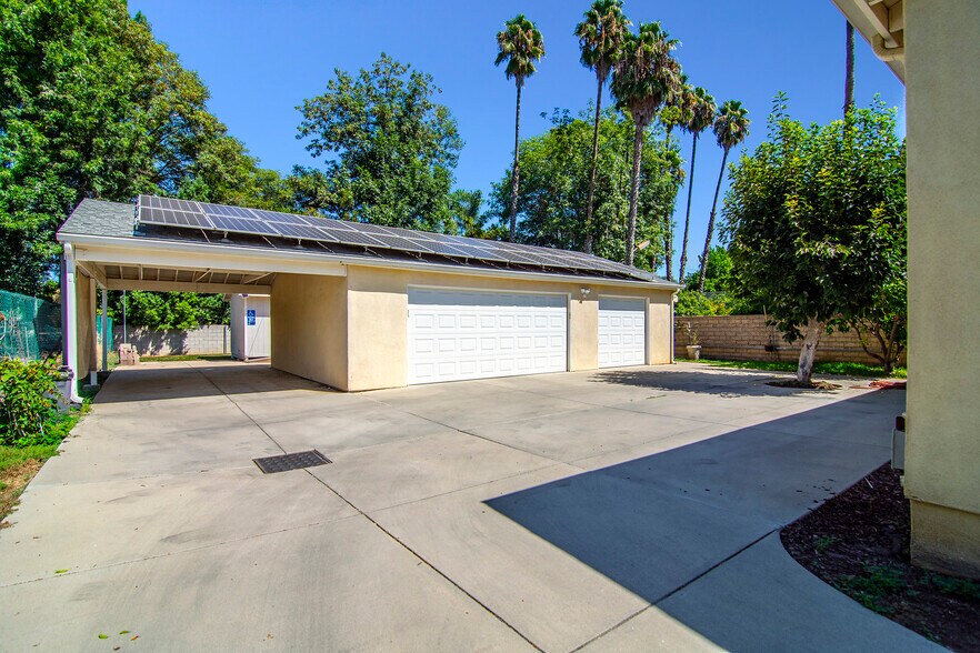 More Photos Of 22839 Dolorosa St, Woodland Hills Multifamily For Lease