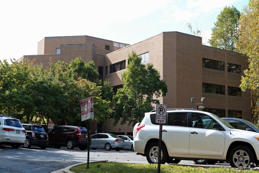 More Photos Of 3206 Tower Oaks Blvd, Rockville Office For Sale