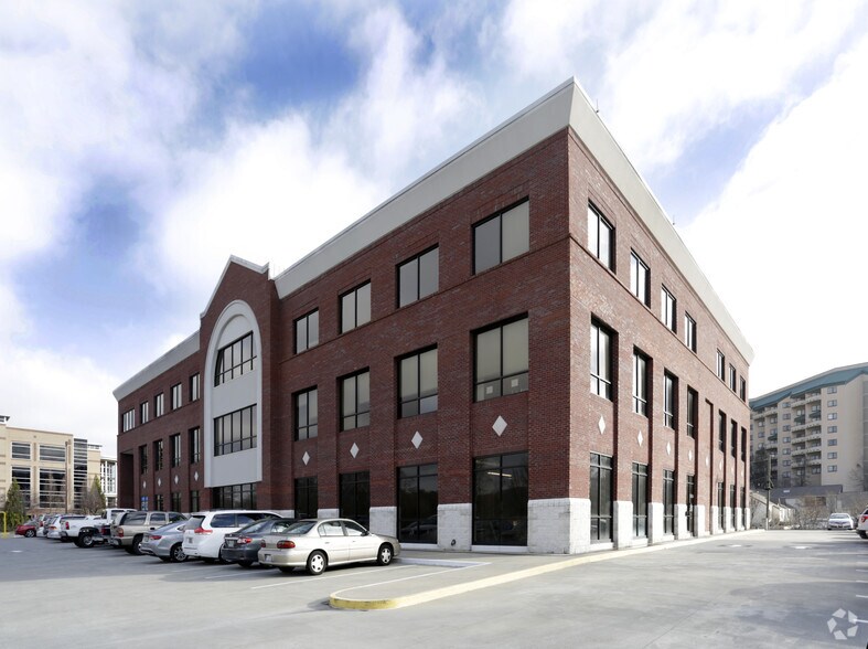 More Photos Of 355 Tower Rd, Marietta Medical For Lease