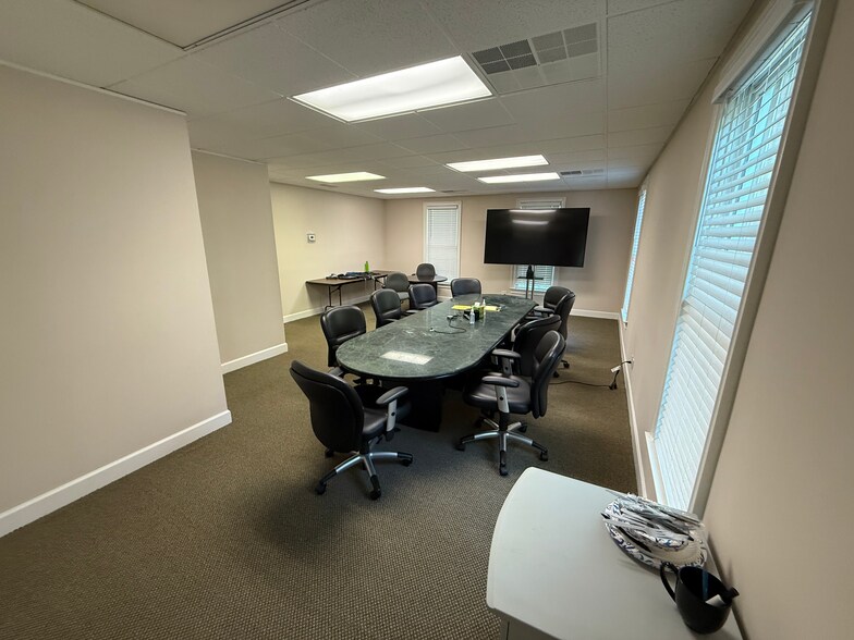 More Photos Of 1827 Powers Ferry Rd SE, Atlanta Office For Sale