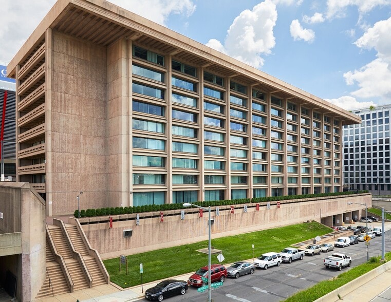 More Photos Of 950 L'Enfant Plz SW, Washington Office For Lease