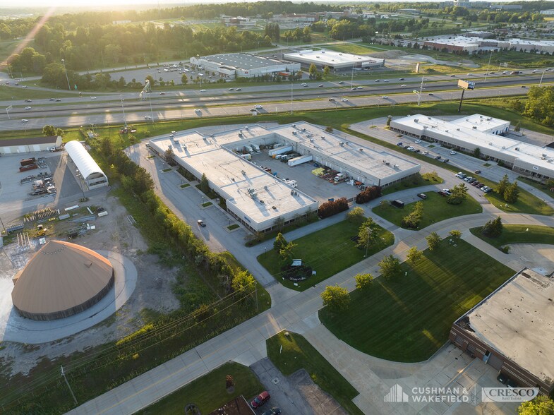 More Photos Of 4400 Renaissance Pky, Warrensville Heights Showroom For Lease