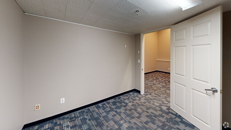 More Photos Of 420 W Morris Blvd, Morristown Office For Lease