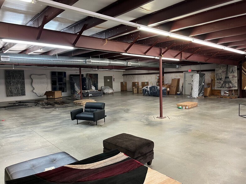 More Photos Of 2920 S Range Line Rd, Joplin General Retail For Sale