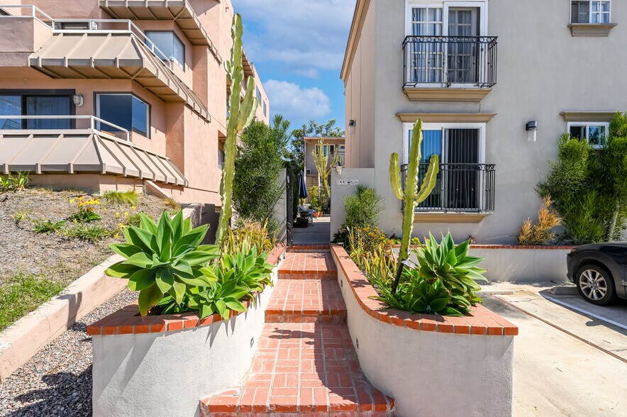 More Photos Of 7447 Herschel Ave, La Jolla Apartments For Sale