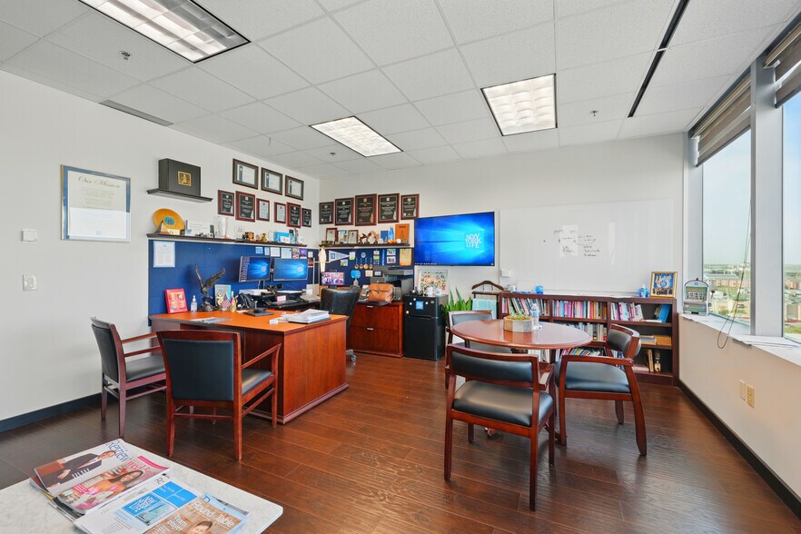 More Photos Of 9999 Bellaire Blvd, Houston Medical For Lease