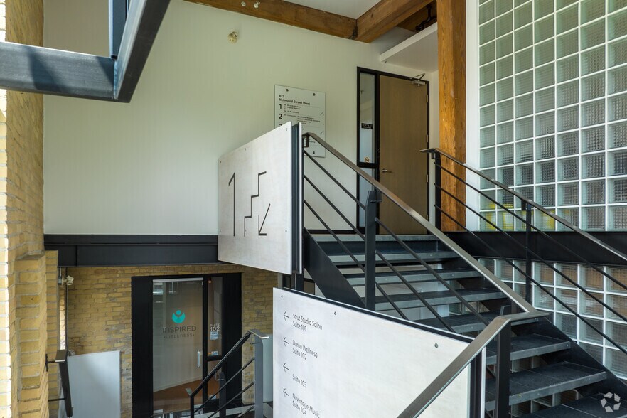 More Photos Of 822 Richmond St W, Toronto Office For Lease