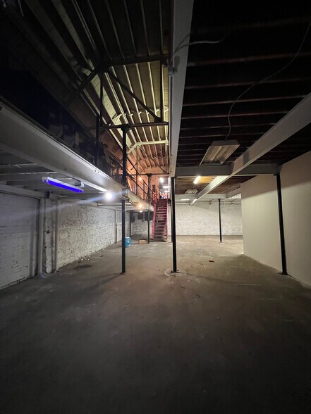 More Photos Of 2517 Jefferson St, Kansas City Warehouse For Lease