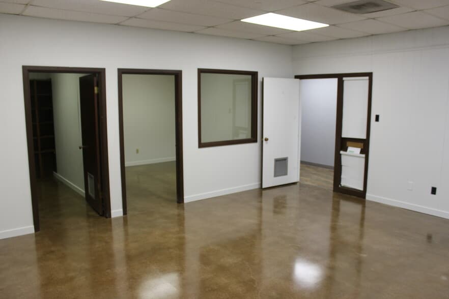 More Photos Of 3385 N 3rd St, Abilene Office For Lease