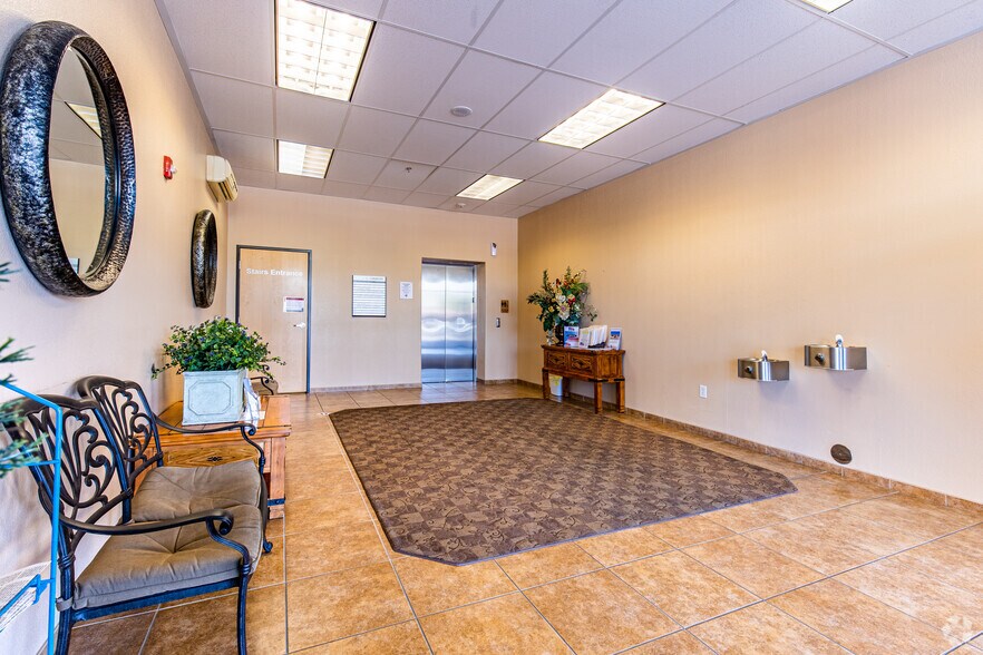 More Photos Of 550-570 W Pioneer Blvd, Mesquite Unknown For Lease