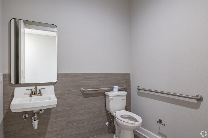 More Photos Of 26717 Westheimer Pky, Katy Office For Sale