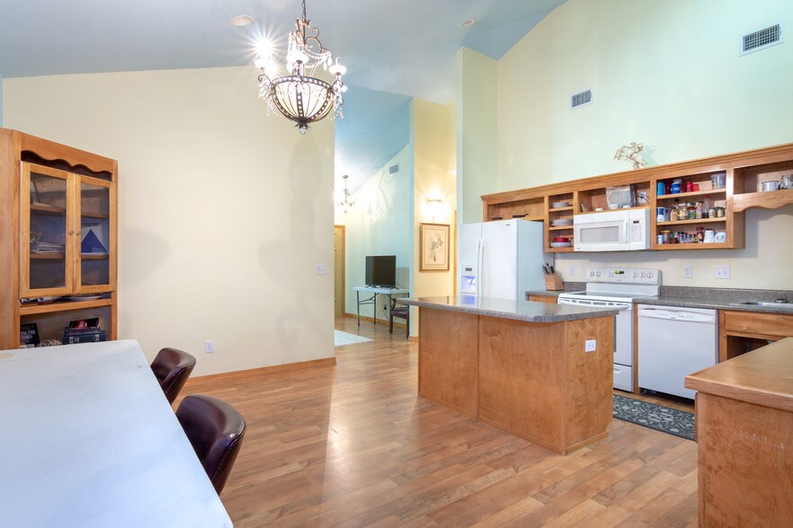 More Photos Of 5702 Pebble Ridge Dr, Milton Medical For Sale