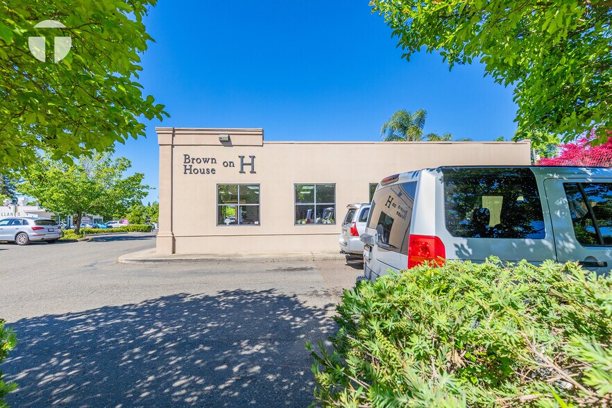 More Photos Of 5363-5379 H St, Sacramento Unknown For Lease