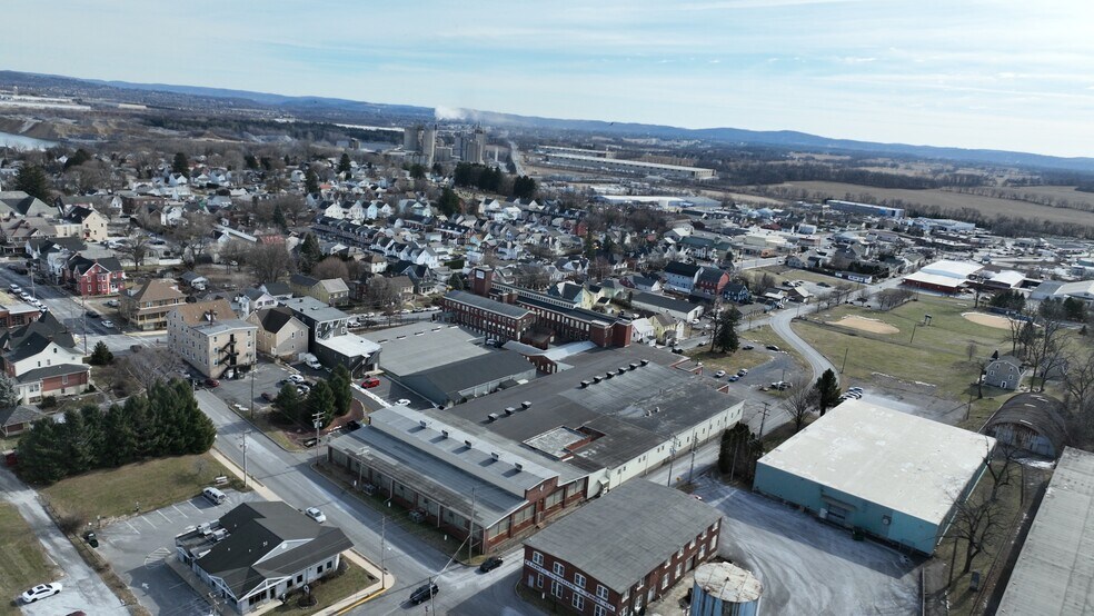 More Photos Of 240 S Main St, Nazareth Flex For Lease