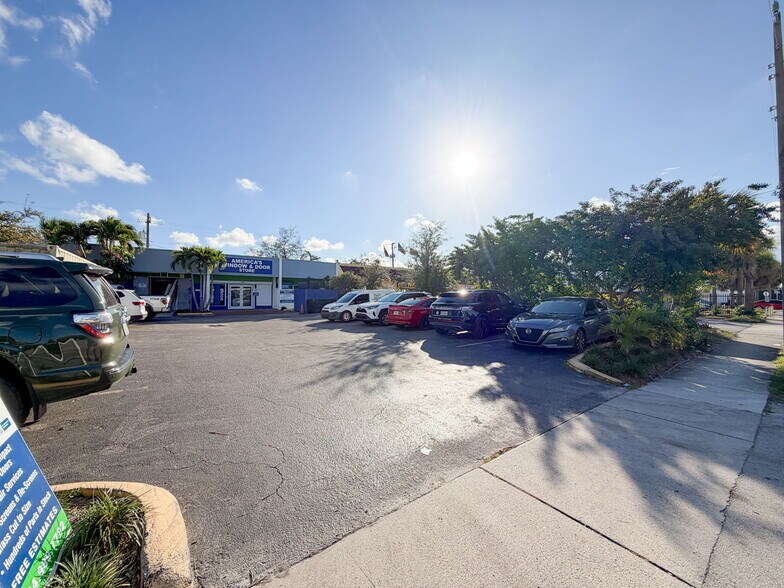 More Photos Of 5908 Johnson St, Hollywood Light Manufacturing For Sale