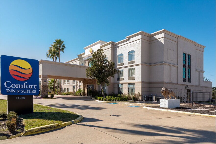 More Photos Of 11050 Southwest Fwy, Houston Hotel For Sale