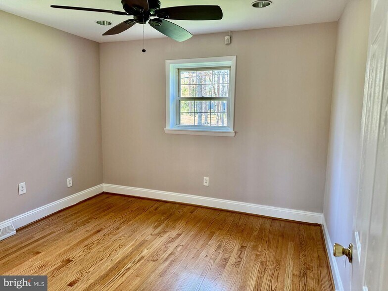 More Photos Of 15 Bowleys Quarters Rd, Middle River Office For Lease