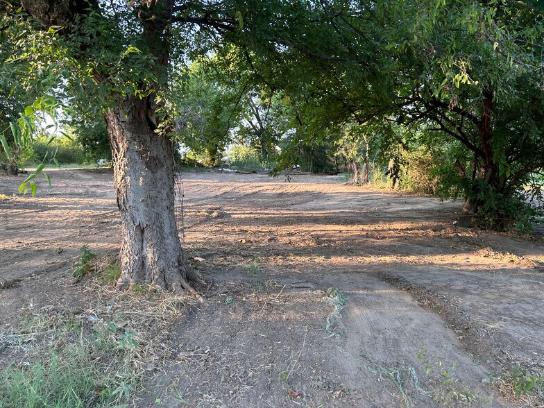 More Photos Of 1330 Jefferson St E, Sulphur Springs Land For Sale