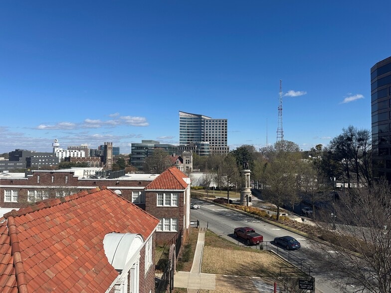 More Photos Of 1450 W Peachtree St NW, Atlanta Office For Sale
